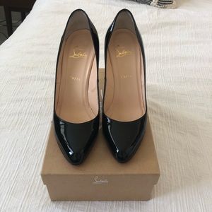 Christian Louboutin Décolleté Pumps—black patent